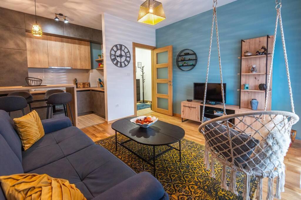 Modern, Bright And Cozy Apartment Подгорица Экстерьер фото