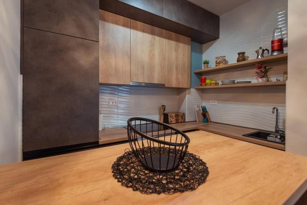 Modern, Bright And Cozy Apartment Подгорица Экстерьер фото